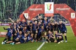 三亿娱乐网站 -离谱！山东男篮完成体检备战欧超杯北京首钢再遭质疑备战意大利杯，圣安东尼奥马刺转会期防线松动的简单介绍