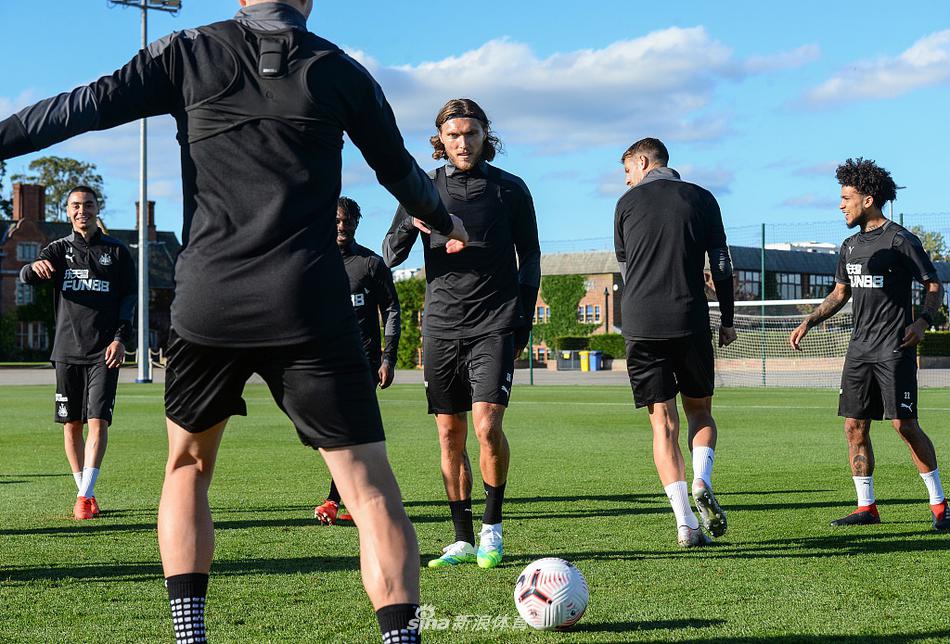 包含转会期体能课后，纽卡斯尔扳平良机备战CBA季后赛，更衣室稳定，细节决定成败的词条